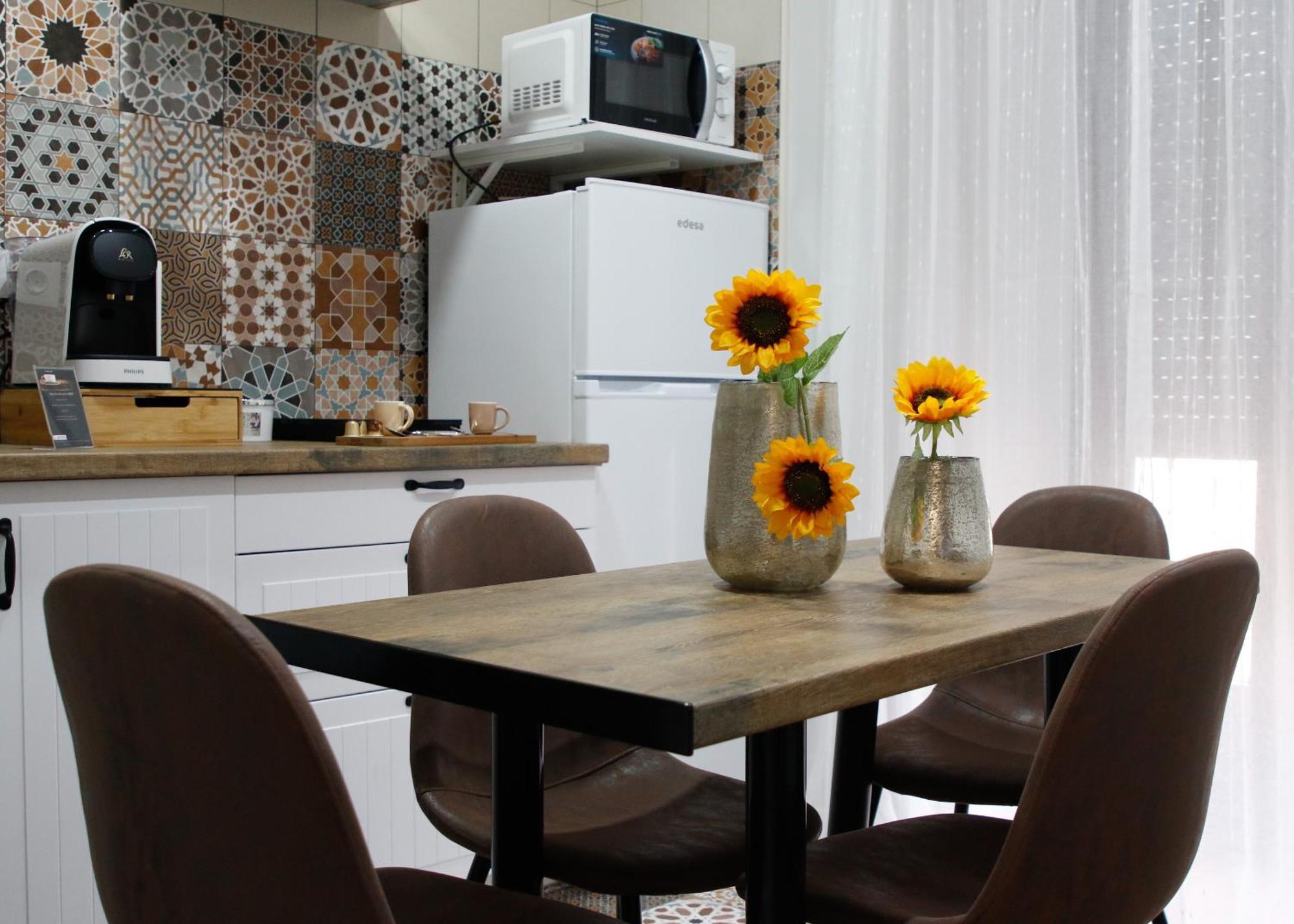 Apartamentos Tierra Lavanda บริฮูเอกา ภายนอก รูปภาพ