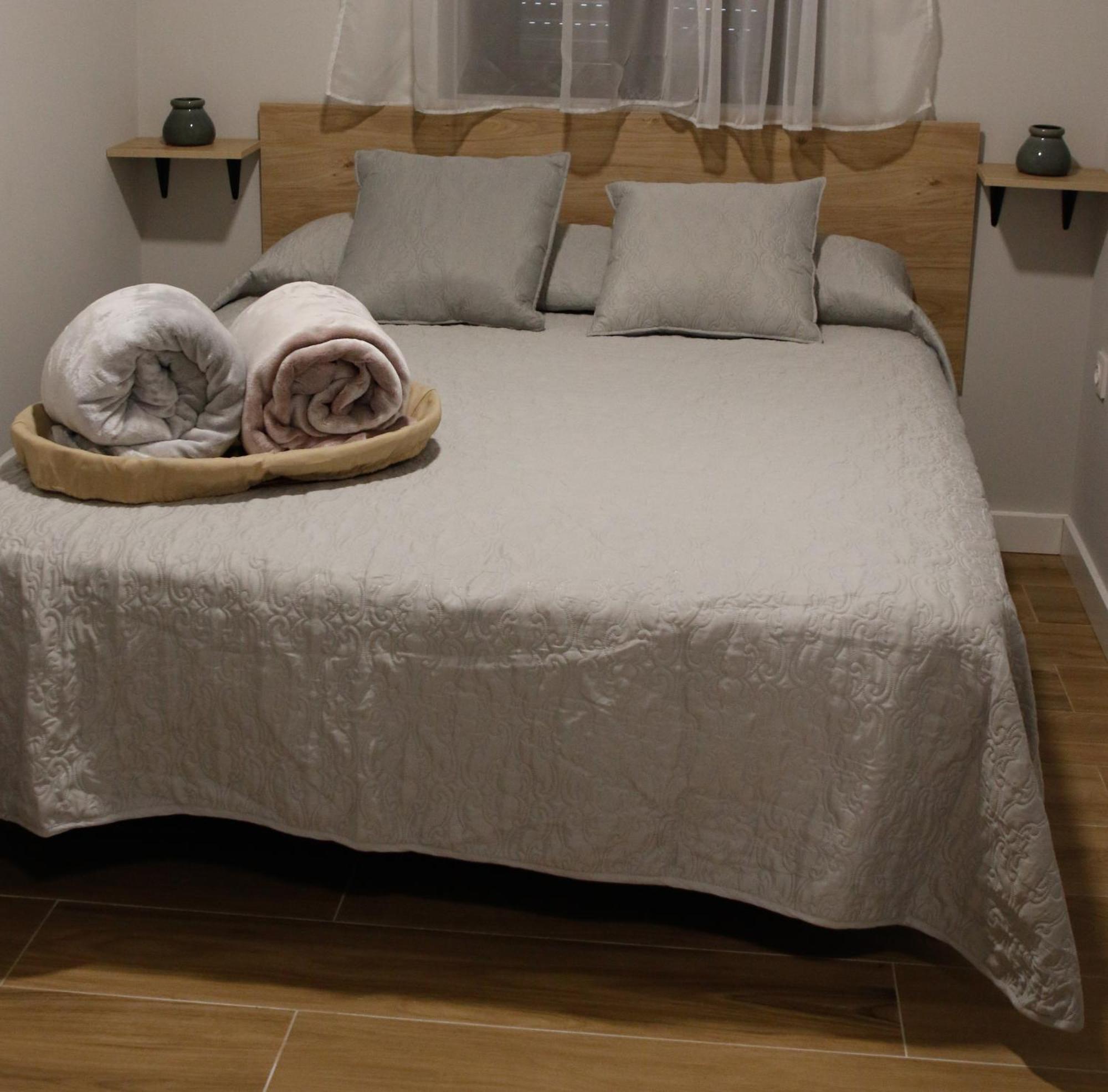 Apartamentos Tierra Lavanda บริฮูเอกา ภายนอก รูปภาพ